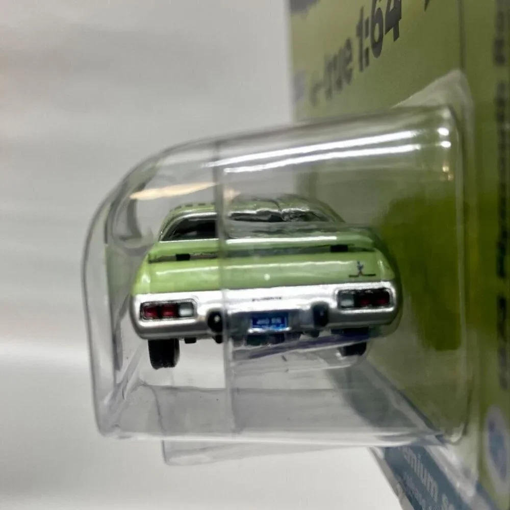 Auto World 1973 Plymouth Road Runner Vintage Muscle Mist Green Rel 1 Ver A‎ NIP